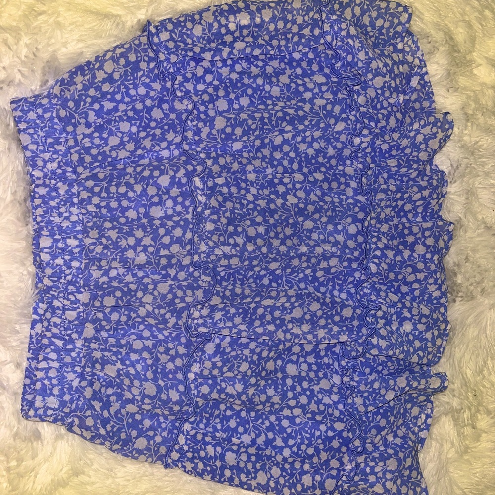 blue floral slightly ruffled mini skirt